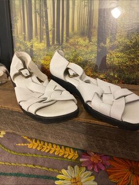 AEROSOLES White Leather Woven Slingback Sandals